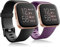 superpow 2 Pack Kompatibel für Fitbit Vera 2 Armband, Klassisch Sport Silikon Sanft Atmungsaktiv Schweißfest Verstellbares Ersatzarmband für Fitbit Vera2 Armbänder (Schwarz+Lila; Groß)