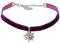 Alpenflüstern Trachten-Samt-Kropfband Strass-Edelweiß klein - Trachtenkette enganliegend, Kropfkette elastisch, Damen-Trachtenschmuck, Samtkropfband schmal lila-violett DHK099