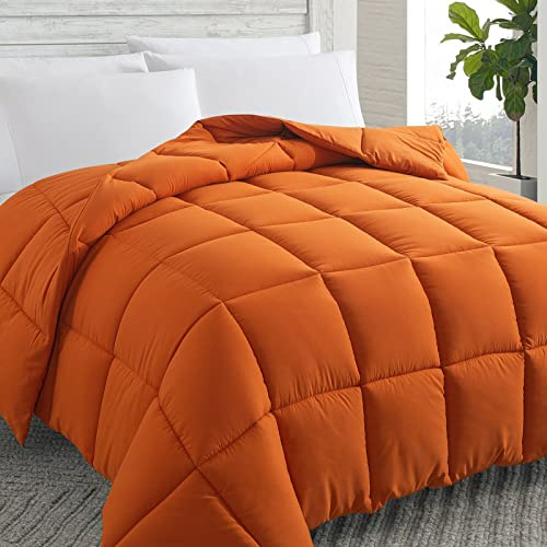 Cosybay Queen-Size-Bettdecke, gebranntes Orange, Daunen-Alternative Bettdecke, leichte Bettdecke mit Ecklaschen, Queen-Size-Bettdecke (224 x 239 cm)
