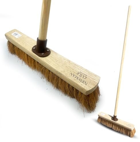 18” Soft Broom Indoor with Durable Support Bracket and 120 cm Wooden Handle Natural Coco Bristle Brush Sweeping Brush – Ideal for Cleaning Wooden, Decking, Concrete Floors and Patios
