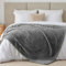 BEDELITE Kuscheldecke Flauschig Decke Groß - weiche Flanell Decken Grau 230x230 für Bett, Deko Streifen Cord Fleecedecke als Tagesdecke für Schlafzimmer, Queen Blanket Wide Use