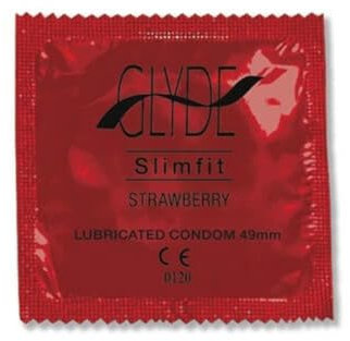 Glyde Ultra Slimfit Strawberry 100 schmale Condome mit Erdbeergeschmack, rot gefärbt, vegane Kondome ohne Casein, zertifiziert mit der Vegan-Blume
