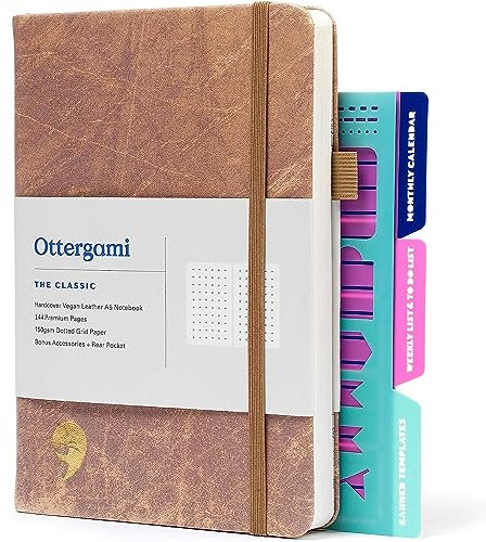 Ottergami Set di diario punteggiato con copertina rigida da 150 g/m², quaderno a griglia a punti A5, il kit per diario include: stencil, tasca posteriore e portapenne, The Classic