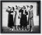 Poster Master Poster Women Drinking Beer – Bierdruck – Alkoholkunst – Fotografie Kunst – Geschenk für Männer, Frauen & Barkeeper – lustige Dekoration für Bar, Männerhöhle, Küche oder Restaurant –