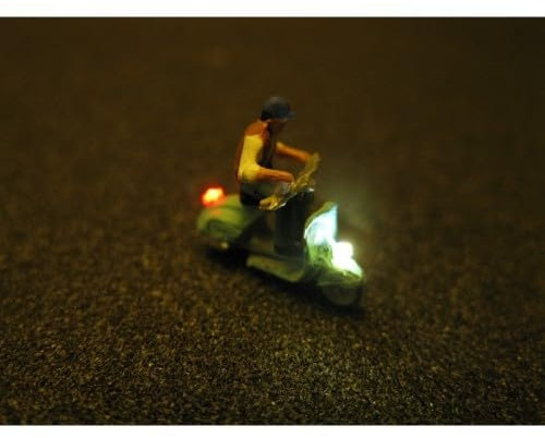 Modellbau Schönwitz 50136 Motorroller mit LED Beleuchtung (männlich)