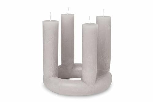 Broste Copenhagen Lucille Adventskranz Adventskerze aus Paraffin in der Farbe Rainy Day, Maße: 20cm x 20cm x 18cm, 45800408
