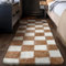 HUGEAR Tapis de Couloir Shaggy Tapi Damier Marron Blanc Antidérapant Moderne Descente de lit Chambre Adulte Fille Enfant Cuisine Salon Bureau Doux Long 60x180cm Decoration Chambrel