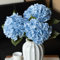 DUYONE 3 hortensias Artificiales realistas de 21 Pulgadas, Flores Artificiales de Tacto Real, Flores secas al Aire Libre, Boda, Navidad, Oficina, Fiesta Familiar, Sala de Estar, decoración (Azul)
