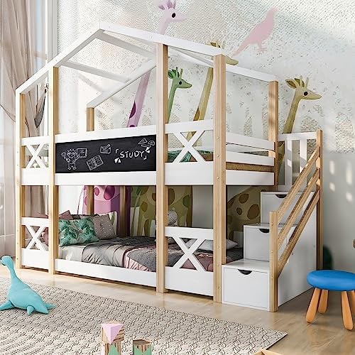 Tkopy Kinderbett Hausbett 90x200 Etagenbett für 2 Kinder, Baumhaus Hochbett mit Tafel und Schließfächer, Holzbett Kinderbetten mit Rausfallschutz und Lattenrost, Treppe, ohne Matratze, Natur & Weiß