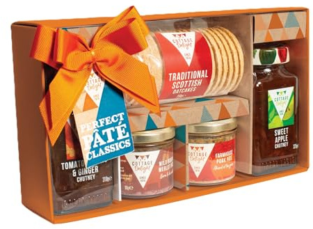 Cottage Delight - Pate Hamper with Scottish Oakcakes | Tomato Garlic & Ginger Chutney 310g, Farmhouse Pork Pate 90g, Wild Boar & Merlot Pate 90g, Sweet Apple Chutney 325g