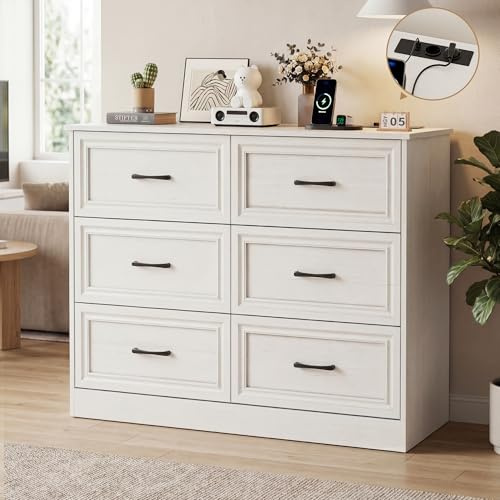 BonVache Kommode mit 6 Schubladen, integrierten Steckdosen, Weiß | Geschnitzter Stil, 2 USB & 2 AC-Anschlüssen, Komodenschrank Holz, Schubladenschrank für Schlafzimmer, Wohnzimmer, Flur