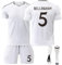 Generisch New 24 25 White R.Madrid Fußball Jerseys Anzug Bellingham #5 Trikot Kinder Kids Mens 2024 2025 Soccer Sport Outfit Trainning Trikot Fussball Jungen T Shirt Shorts Socks Football Jersey Set