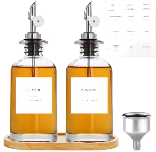 Otauoaea Essig und Ölflaschen Set - 2 Stück Olivenöl Flasche - Ölflaschen Zum Befüllen - 350ml Ölflaschen Glas mit Etiketten und Trichter,Bambus-Tablett - Silber