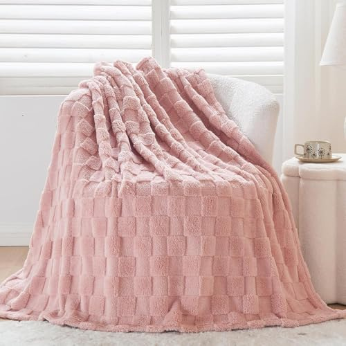 Wajade Fleece Throw Blanket, Fluffy Faux Fur Blanket for Bed Sofa Couch, Soft Cosy Warm Thick Blanket,Checkered Pink 127x178