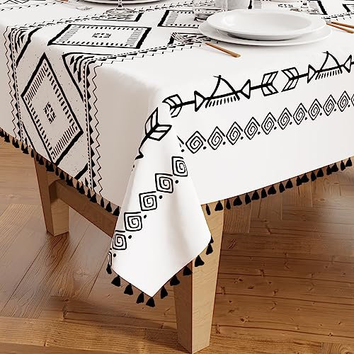 Encasa XO Silky Polyester Tischtuch für 4 to 6 Seater Tabelle | Gedrucktes Boho Panel Design mit Quasten | Verwenden Sie Küchenessen, Festivals, Innen- und Außenpartys mit Größe 140x180 cm