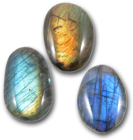 Galet en labradorite fossile britannique