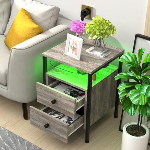 PIPIPOXER Table d'Appoint avec Station de Charge (2 Prises CA, 2 Ports USB), Table de Chevet avec 2 Tiroirs, Table de Nuit LED Cadre en Acier Robuste, Bout de Canapé pour Chambre, 40x40x61cm, Gris