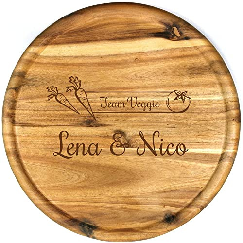 Sterngraf Servier-Platte mit Gravur (Namen) personalisierter Holz Pizza-Teller 32cm - Geschenk-Idee für Veganer und Vegetarier zum Geburtstag, Akazienholz, Team Veggie MotivS19