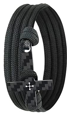 Lion & Son Herren Kreuz-Armband mit Carbon-Anhänger - Herren Paracord Kette aus Kohlenstoff - Handmade Wickelarmband - Männer-Armband Schwarz Geschenk Damen Geburtstag (Black-Cross)