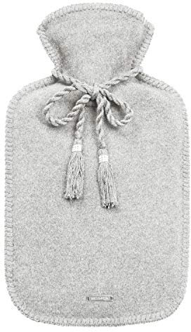 Giesswein Wärmflasche Ruby - Wärmflasche mit Bezug, Abnehmbarer Bezug aus 100% Lammwolle, weicher & Warmer Bezug aus Wolle, Wärmekissen waschbarer Bezug, 2 Liter Wärmeflasche, hot Water Bottle