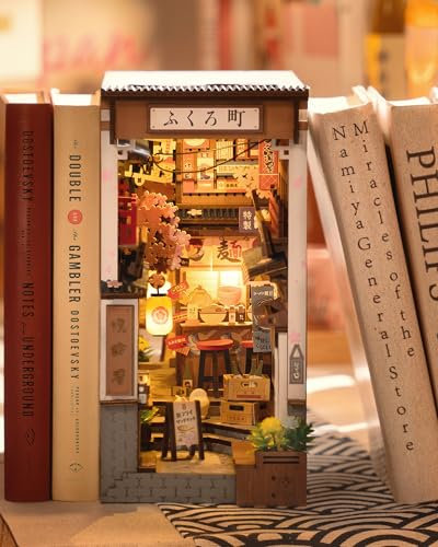 Rolife Book Nook Callejón del Vino Sakura Booknook Estilo Japonés Izakaya Kit Casa Miniatura DIY para Adultos Regalo de Cumpleaños Decoración de Estantería para Libros Kit Diorama