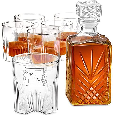 Maverton Carafe whisky et 6 verres gravés - Ensemble en cristal - Cadeau d’anniversaire pour parents - Whisky set avec personnalisation pour couple - Lettres