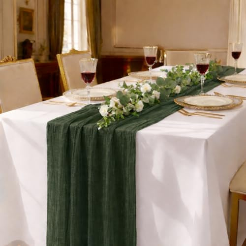 DecoHomeTextil Musselin Tischläufer 80 x 300 cm Dunkelgrün (Single Pack) Weicher Gaze Stoff mit Faltenoptik für Hochzeit, Geburtstag, Party & stilvolle Tischdekoration Boho