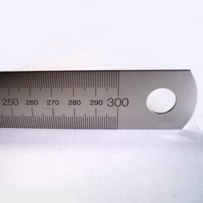 Rostfreier Stahllineal Starre Ausführung mm/mm teilung / 30x1,0 v. links n. rechts 600 mm