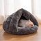 Niche Chat Lit Chien Sac de Couchage en Peluche Nid de Petit Moyen Chien Chiot Maison Intérieur Triangle Coussin Panier Canapé Lit Animal de Compagnie Couverture Pliable Cadeau Noël