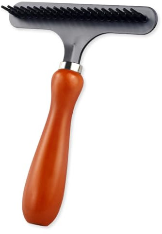 Carpet Brush With Non-Slip Wooden Handle, 14x11cm Rake for Fluffing and Removing Pet Tangles