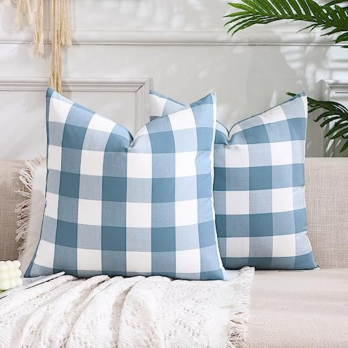 CARRIE HOME Hellblaue Kissenbezüge mit Bauernhaus-Büffelkaro, 45,7 x 45,7 cm, 2er-Set, blau und weiß, Outdoor-Kissenbezüge, 45,7 x 45,7 cm, dekorative Wurfkissen für Sofa, Couch, Schlafzimmer, Grau