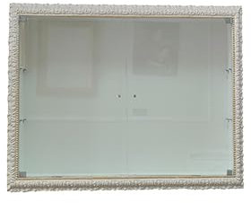 Klassische Hängevitrine Wand ausgestattet mit Glastüren im Barock-Stil klassischer Rahmen maßgefertigte Flaschenhalter VTMadridAO 80 x 60 cm