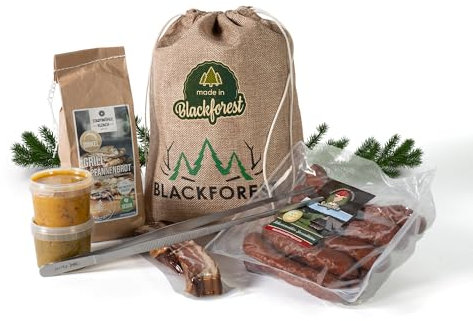 Grill Geschenkset 7-teilig im Jutesäckchen – Schwarzwald Spezialitäten mit Grillzange, Speck, Bauernwürsten, Dips & Brotbackmischung – Geschenk für Männer & Grillfan