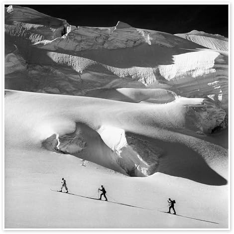 Schneewanderung durch die Alpen Poster 30 x 30 cm | Vintage Bergsteigen | Schnee Fels Alpinlandschaft, Wintersport Retro und Skitouren Motive