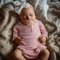 JIZHI Reborn-Puppen 20 Zoll Wiedergeborene Süße Mädchen Weicher Körper Lebensechte Neugeborene Babypuppen Schlafende Babypuppen mit Kleidung und Spielzeugzubehör Rosa süße Babypuppe im echten Leben