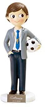 Figura para comunión niño con balón para tarta. PERSONALIZADA con placa grabada con nombre y fecha. Figura para recuerdo comunión