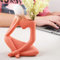 Arawat Denker Vase Deko Wohnzimmer Modern Rote Körper Vasen für Pampasgras Aesthetic Flower Vase Buch Face Blumenvase Keramik Book Tulpenvase Skulptur Deko Modern Geschenk 19 cm Nordische Vasen Rot
