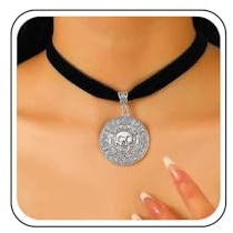 Cybche Totenkopf Münze Anhänger Halskette Silber Totenkopf Samt Halskette Choker Große Scheibe Anhänger Halskette Kurz Schwarz Wildleder Kragen Halskette Münze Medaillon Choker Halskette Schmuck