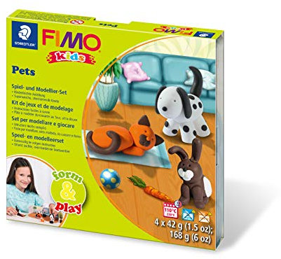 Staedtler 8034 02 LY Fimo kids form&play Set Pet (superweiche, ofenhärtende Knete, kinderleichte Anleitung, wiederverschließbare Box, Set mit 4 Fimo Blöcken, 1 Modellierstab und 1 Spielkulisse)