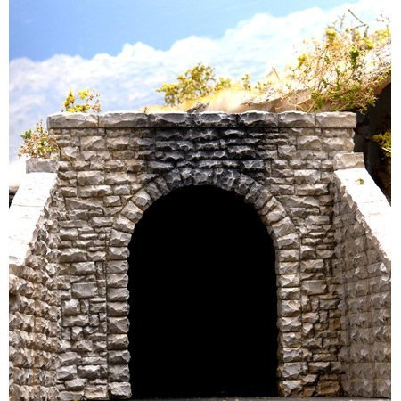Chooch Enterprises HO Scale Single Random Stone Tunnel Portal