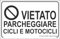 M-ITALY CARTELLO SEGNALETICO - Vietato parcheggiare cicli e motocicli - Adesivo Extra Resistente, Pannello in Forex, Pannello In Alluminio (15x10, Alluminio)