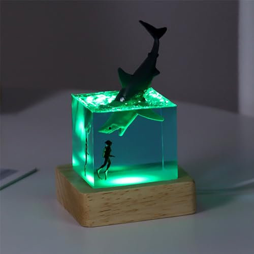 FIYSON Epoxidharz Hai Nachtlicht,Ozeanwürfel-Ornamente,Nachtlampe mit Buckel Wal Shark Taucherlampe mit Holzsockel,Mikrolandschafts-Ozean-Wal-Nachtlicht,für Home Office Dekoration (Megalodon)