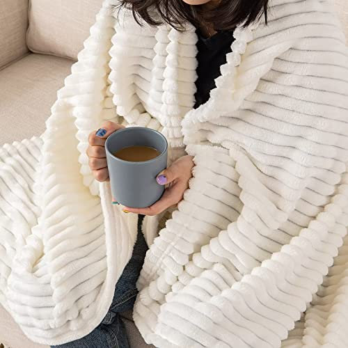 EMEMA Kuscheldecke Fleecedecke Flanell Decke Einfarbig Wohndecken Couchdecke Flauschig Überwurf Mikrofaser Tagesdecke Sofadecke Blanket Für Bett Sofa Schlafzimmer 125x150 cm Weiß