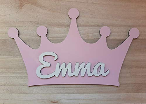 Placa corona de madera personalizada con nombre. Varios colores disponibles.