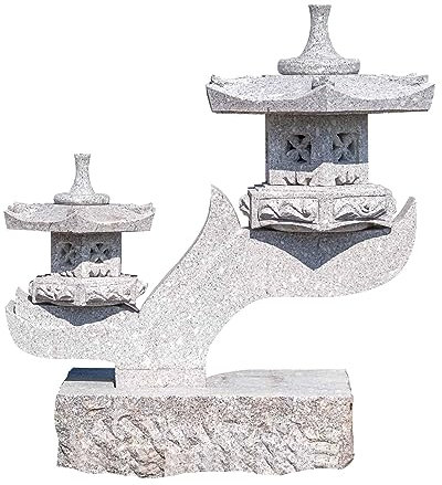 IDYL Steinlaterne aus Granit Rankei 2-armig| Frostfest | Höhe 70 cm | Grau | Handarbeit | Asiatische Dekoration für Garten - Teich - Wegebeleuchtung | Für Beleuchtung geeignet