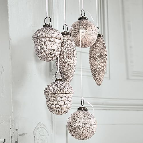 Loberon Weihnachtsschmuck 6er Set Quirat, Unterschiedliche Zapfen & Kugeln, Kunstvoll Gearbeitet, Christbaumschmuck, Weihnachtsdeko, Weihnachten, Glas, Messing, weiß