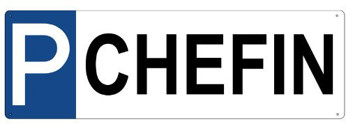 Interluxe METALLSCHILD Blechschild Parkschild Dekoschild P Chefin Parkplatz Schild Geschenk