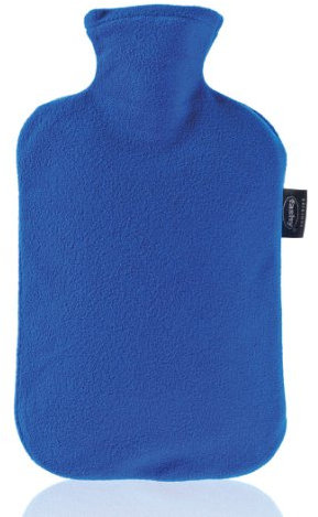 Fashy - Wärmflasche mit weichem Vliesbezug in Blau (Sapierblau)