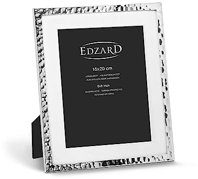 EDZARD Bilderrahmen Fano für Foto 15 x 20 cm, Passepartout, edel versilbert, anlaufgeschützt, mit Samtrücken, inkl. 2 Aufhängern, Fotorahmen zum Stellen und Hängen