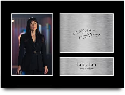 HWC Trading Lucy Liu Red One Geschenke Geducktes Signiertes Autogramm Foto für Fans von Film Memorabilien - A4